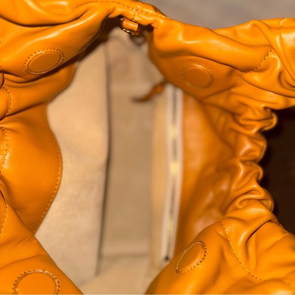 FRAME Ruched Leather Top-Handle Bag – Made in Italy - Picture 4 of 5